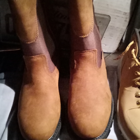 Shoe - Picture 3 of 4